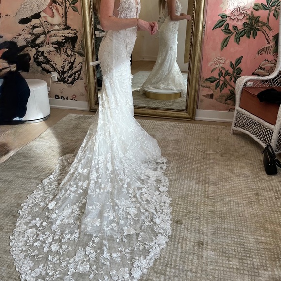 Wedding Dress - Picture 8 of 8